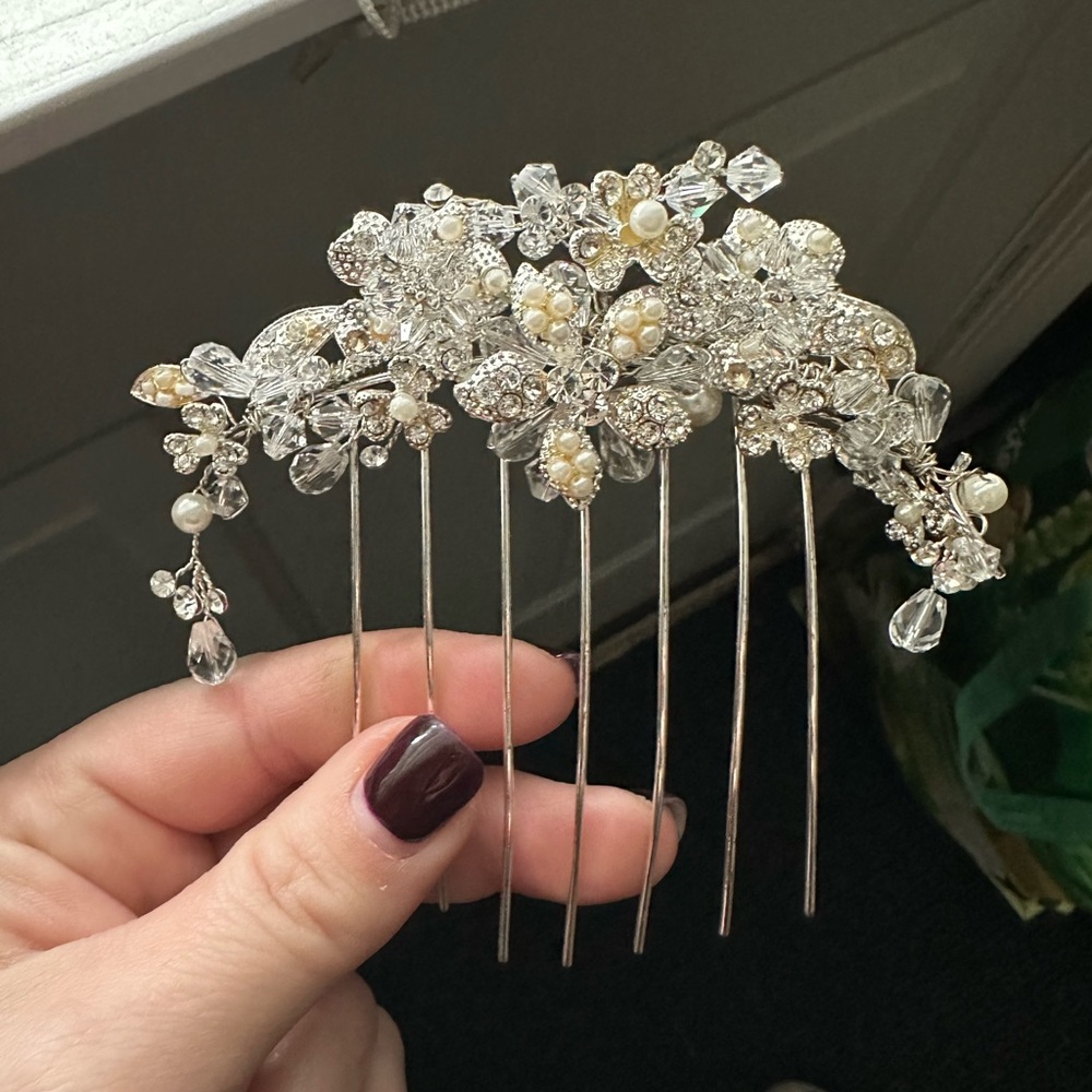 Elegant Bridal Silver and Pearl Hair Comb